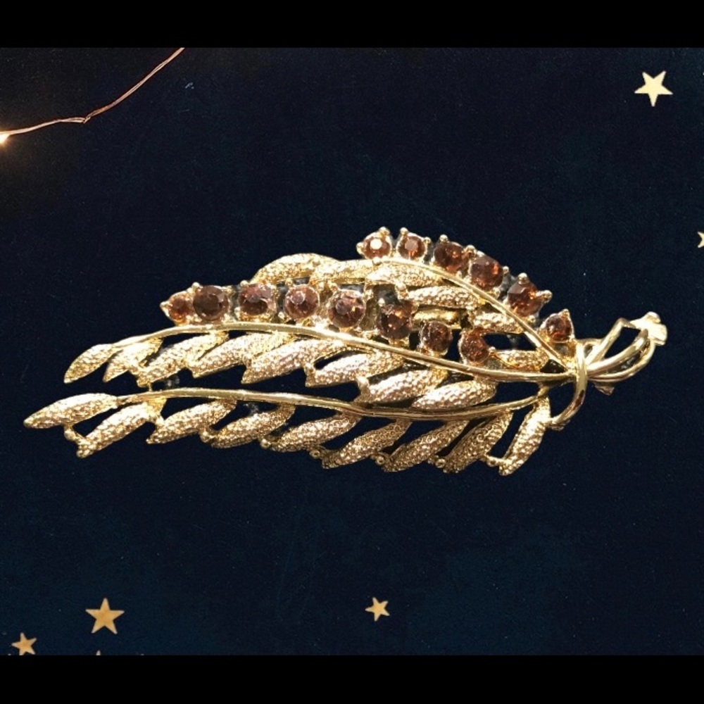Vintage Gold Leaf Brooch